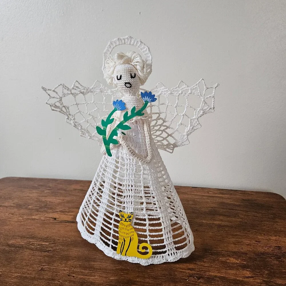 Vintage Handmade Crocheted Angel Christmas Tree Topper Starched‎ 12